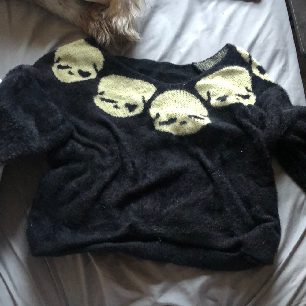 Skull sweater